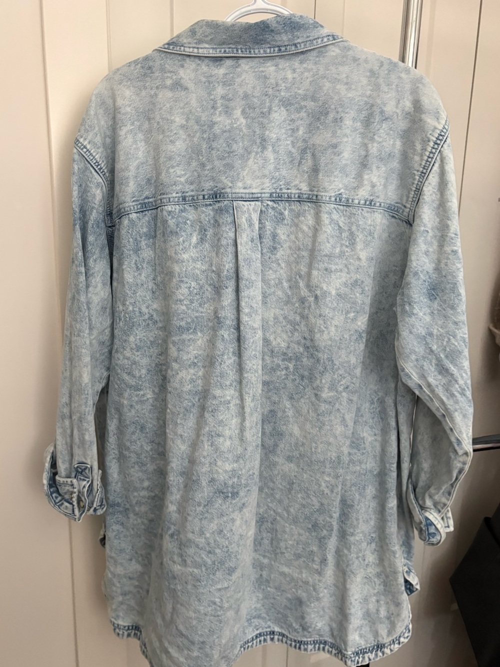 American Eagle Oversized Denim Shirt - Picture 2 of 3